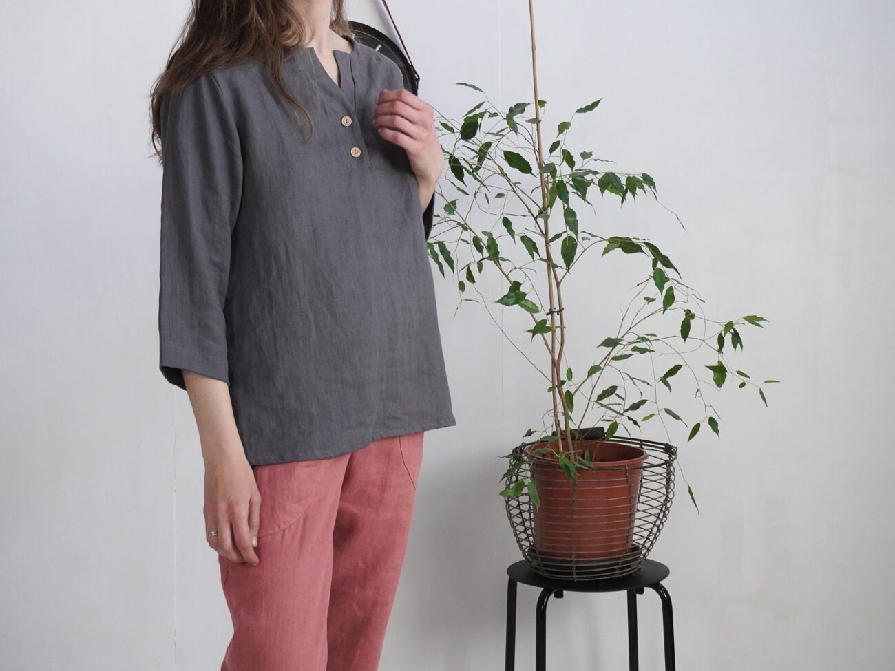 Malusta Linen Blouse: V-Neck, Button-Up, Maternity-Friendly