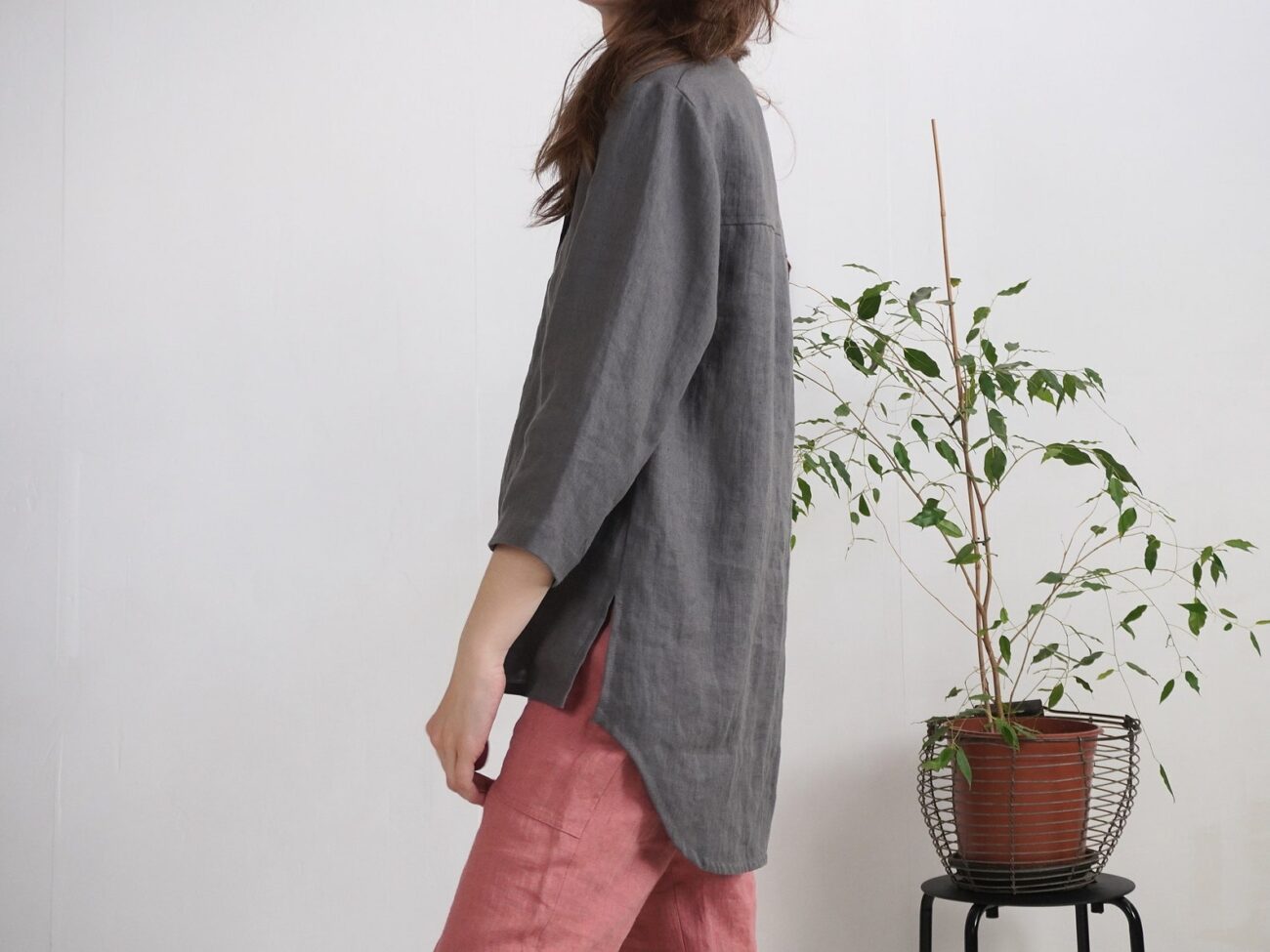 Malusta Linen Blouse: V-Neck, Button-Up, Maternity-Friendly