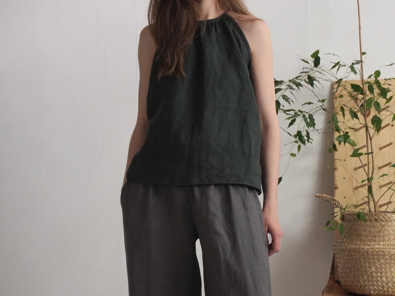 Linen Summer Top with Tie Closure by Malusta