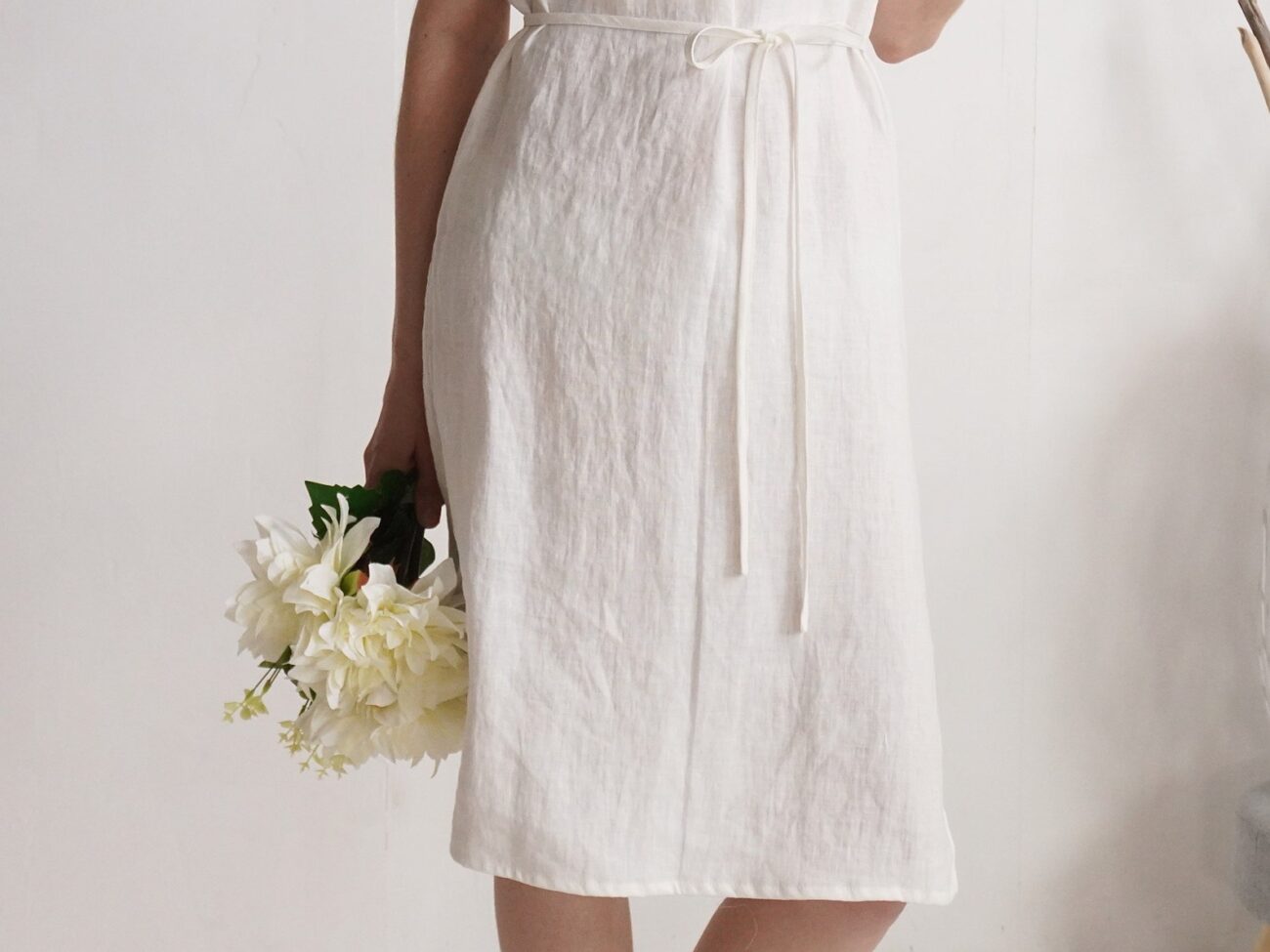 Malusta Elegant Linen Wedding Dress with Slits for Bridesmaids