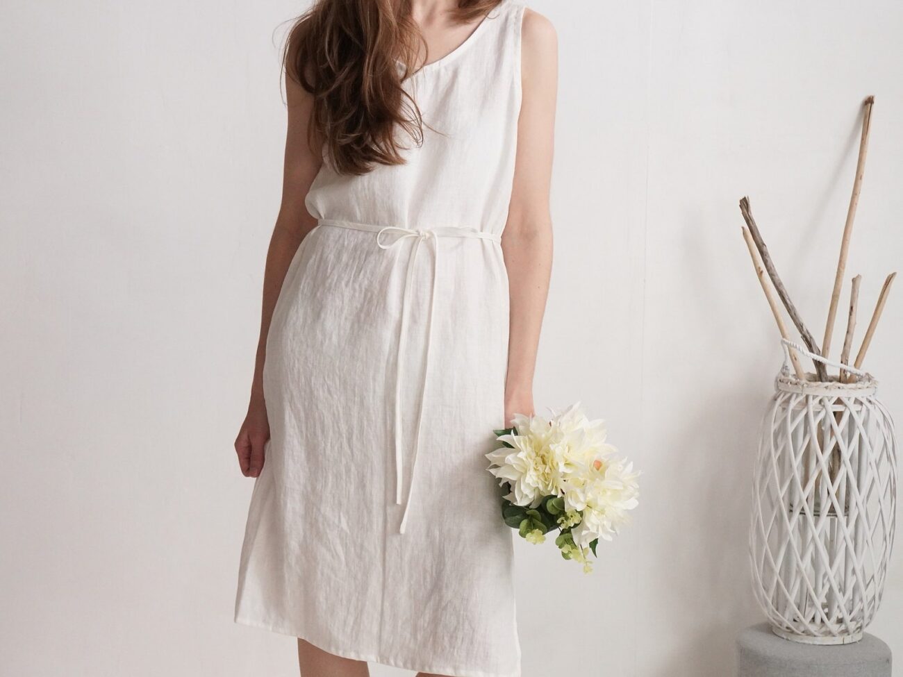 Malusta Elegant Linen Wedding Dress with Slits for Bridesmaids